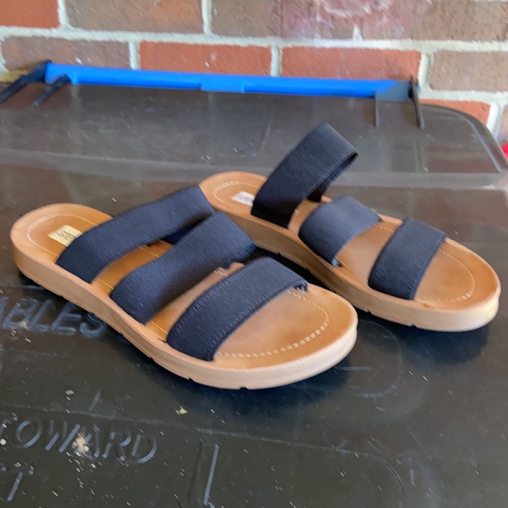 Steve Madden Women’s Black Sandals size 6 - Picture 2 of 3